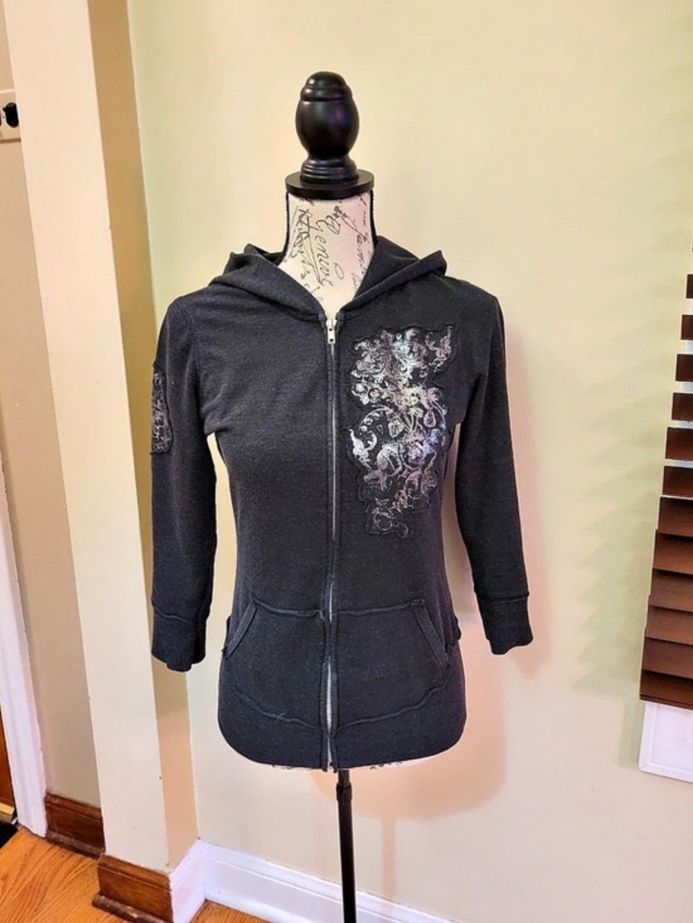 Blu Chic Women's Y2K Grunge Graphic Zip 3/4 Sleeve Hoodie Black Large